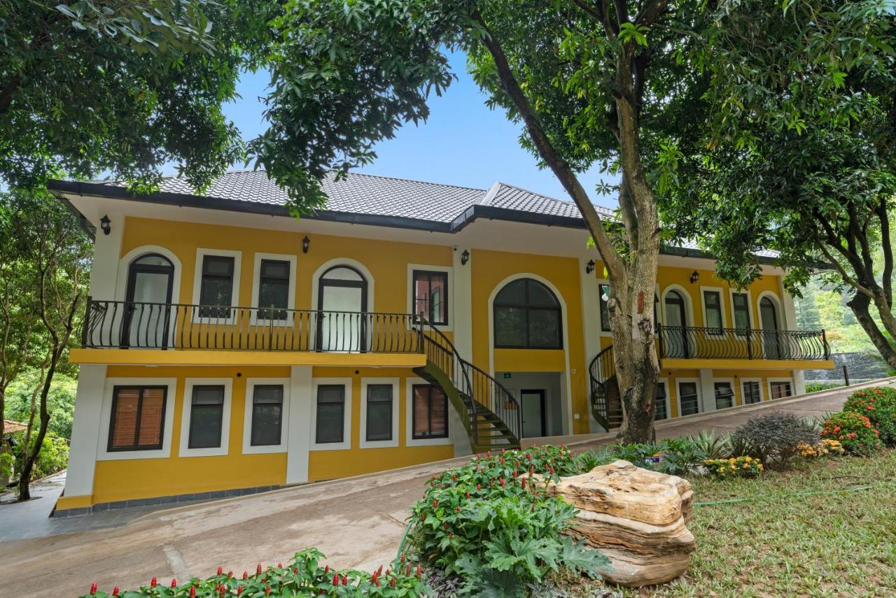 Aparthotel Cerf Volant Soc Son Hanoi Esterno foto